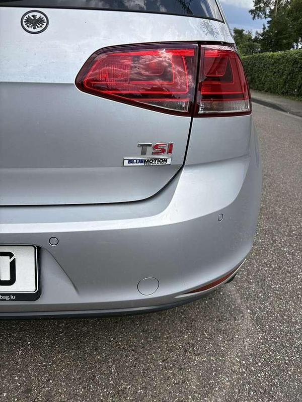 Grau Gebraucht 2016 VW Golf VII Highline Kleinwagen | 10.900 € (Guter Preis) - Bild 1/4
