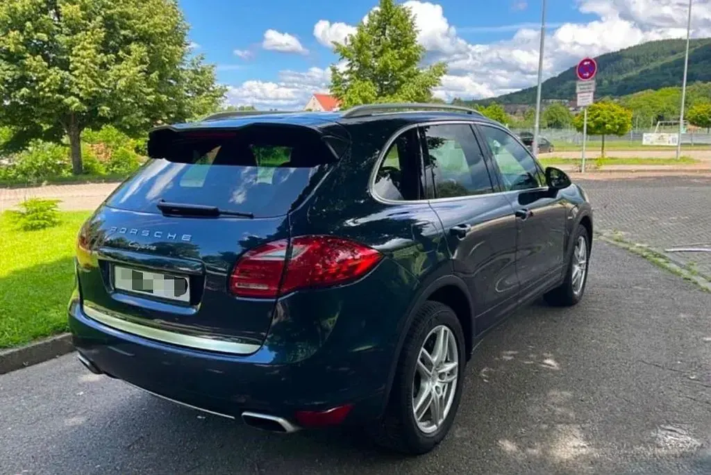 Gebraucht Porsche Cayenne Diesel 238 PS (175 kW) 2010 Blau SUV
