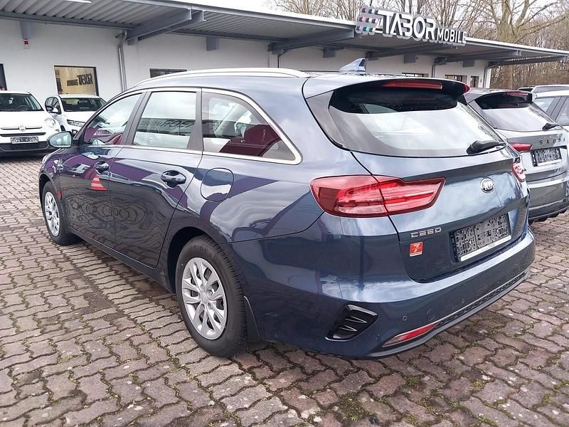 Gebraucht Kia Ceed Sportswagon 140 PS (102 kW) 2017 Blau metallic Kombi