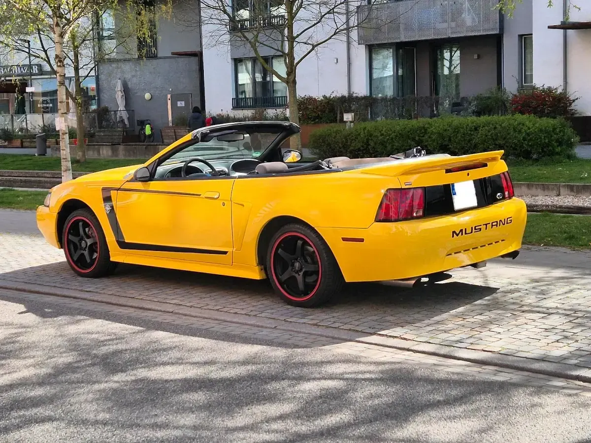 Gebraucht Ford Mustang 196 PS (144 kW) 2000 Gelb Cabrio