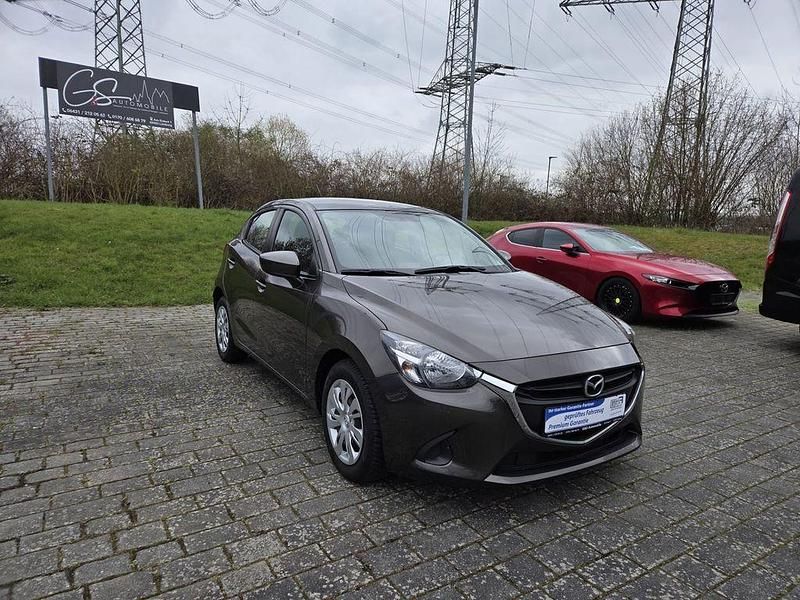 Gebraucht Mazda 2 Center-Line 90 PS (66 kW) 2015 Silber Limousine