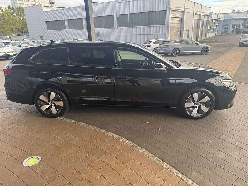 Gebraucht VW Passat Business 150 PS (110 kW) 2025 Schwarz Kombi