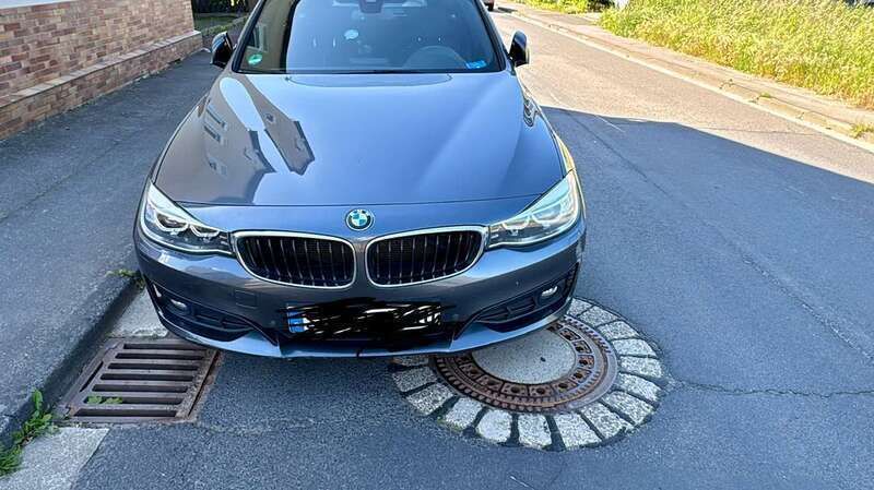 Grau Gebraucht 2014 BMW 320 Kleinwagen | 10.990 € (Guter Preis) - Bild 1/4