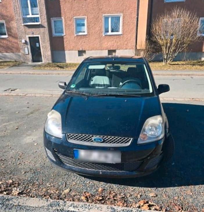 Gebraucht Ford Fiesta 59 PS (43 kW) 2006 Blau Kleinwagen