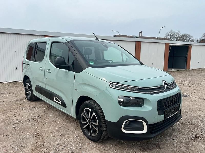 Gebraucht Citroën Berlingo Feel 131 PS (96 kW) 2018 Grün Van / Kleinbus