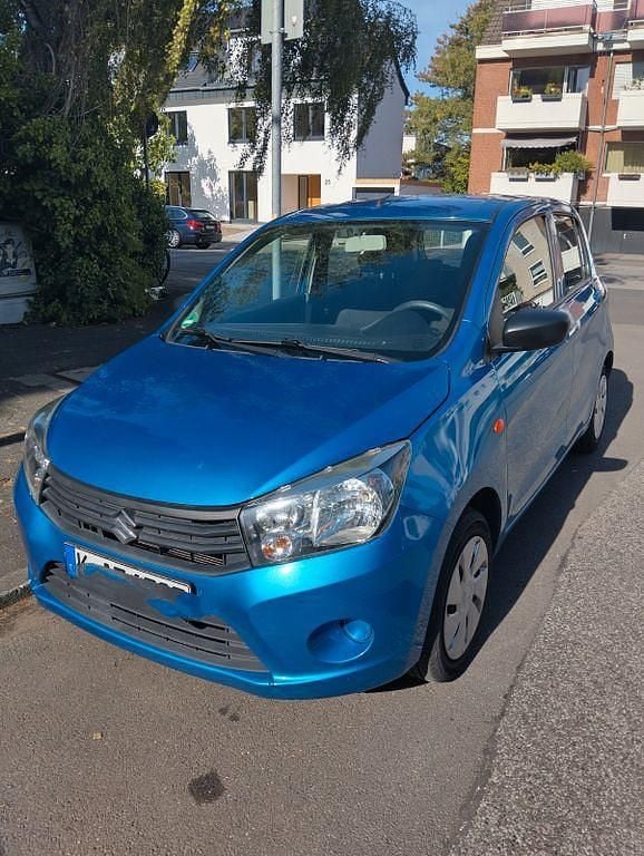 Blau Gebraucht 2017 Suzuki Celerio Club Limousine | 6.125 € (Fairer Preis) - Bild 1/4