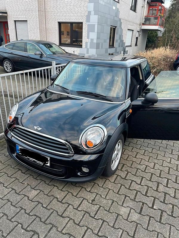 Schwarz Gebraucht 2010 Mini ONE Kleinwagen | 5.900 € (Teuer) - Bild 1/4