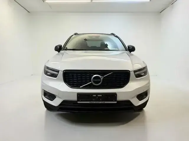 Gebraucht Volvo XC40 R-Design 179 PS (131 kW) 2021 Weiß SUV