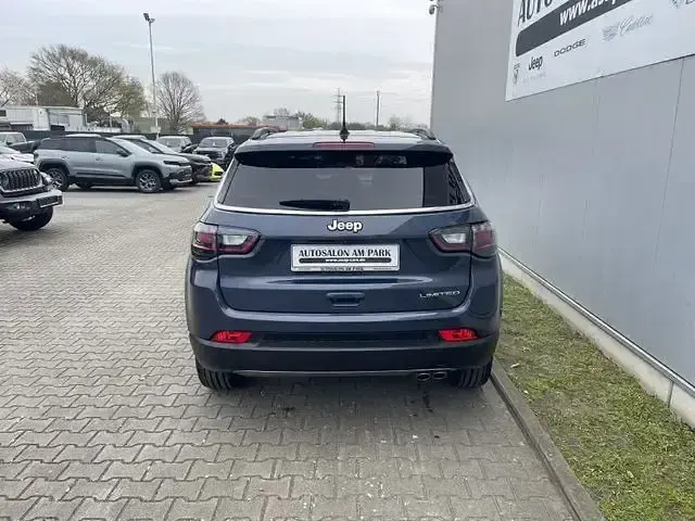 Usado Jeep Compass Limited 150 HP (110 kW) 2022 Azul SUV