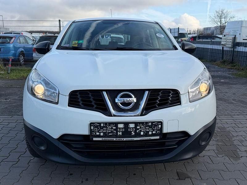 Weiß Gebraucht 2011 Nissan Qashqai Visia SUV | 6.699 € (Fairer Preis) - Bild 1/4