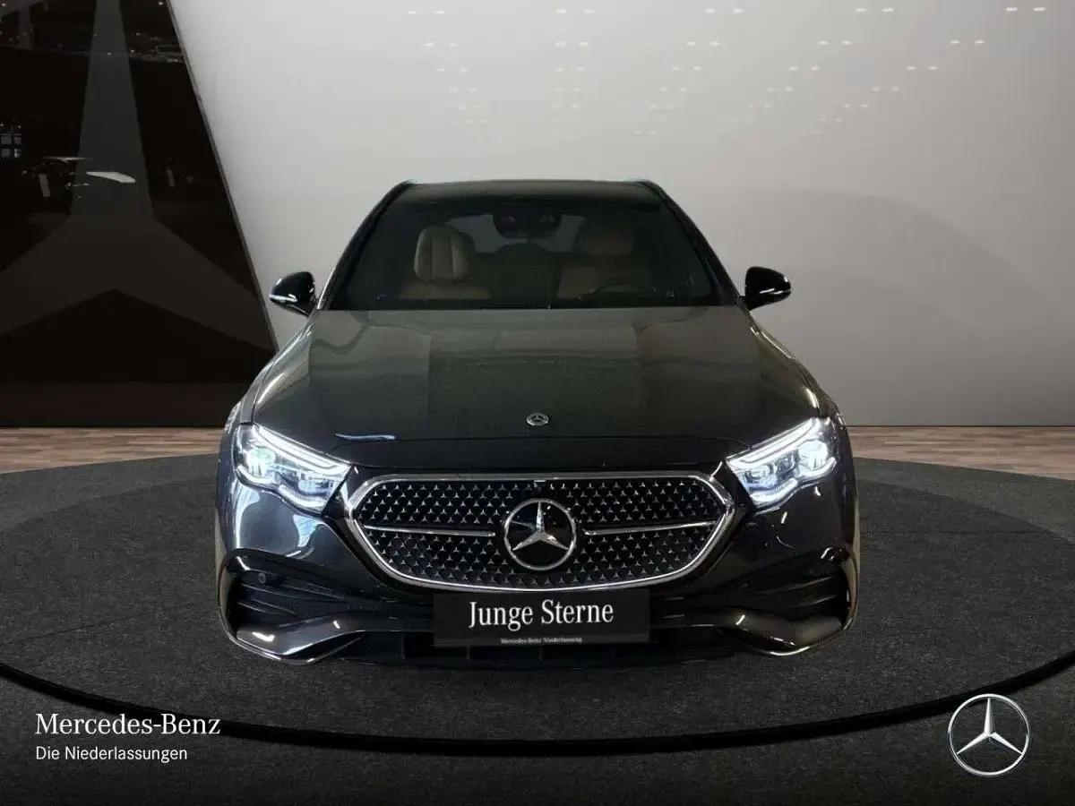 Gebraucht Mercedes E300 AMG 197 PS (144 kW) 2025 Grau Limousine