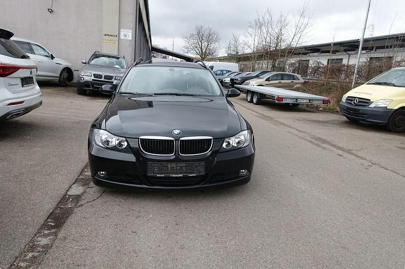 Gebraucht BMW 320 163 PS (119 kW) 2006 Schwarz Kombi
