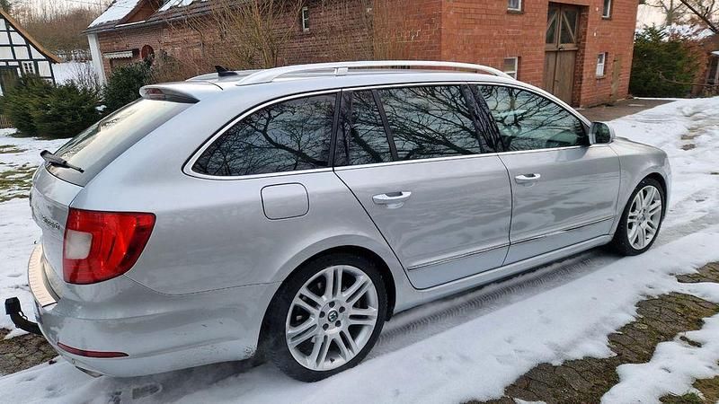 Gebraucht Skoda Superb 260 PS (191 kW) 2010 Silber Limousine