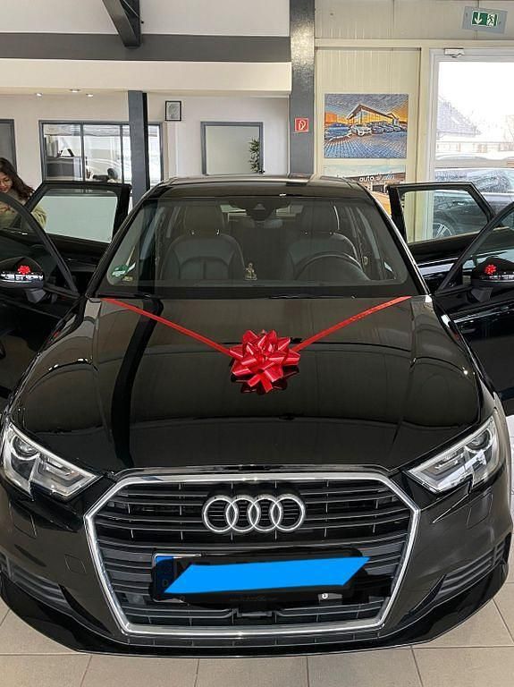Gebraucht Audi A3 116 PS (85 kW) 2018 Schwarz Limousine