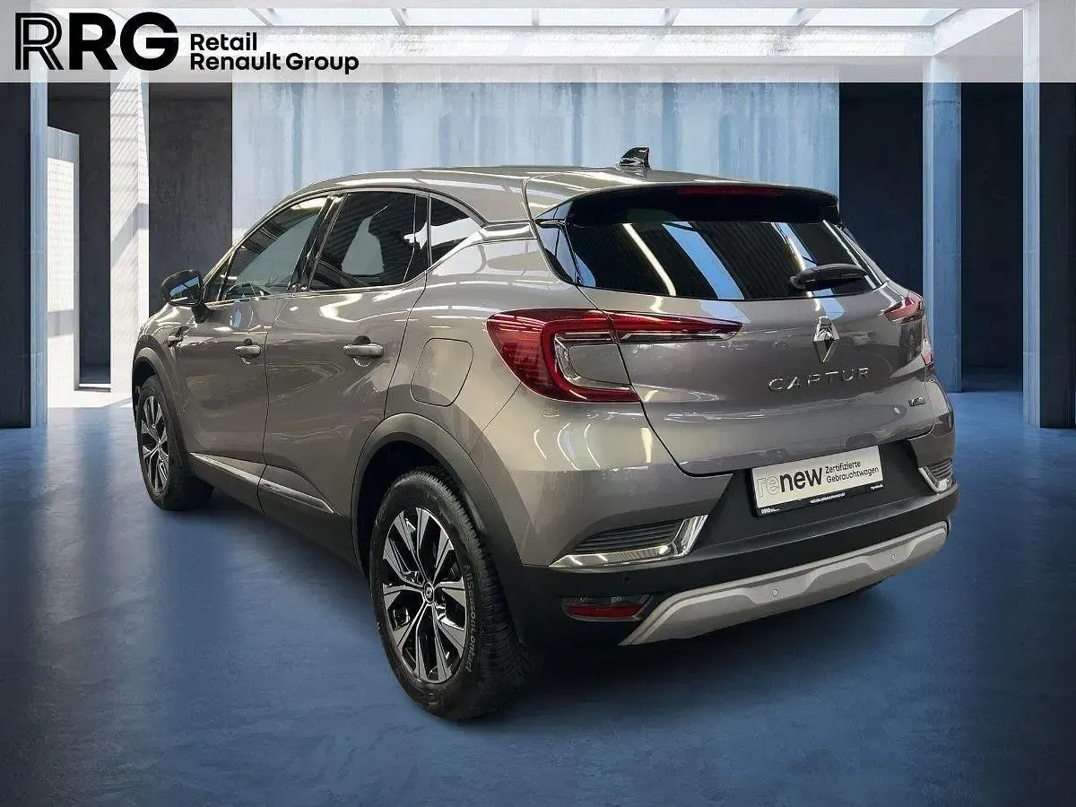 Używany Renault Captur Techno 158 KM (116 kW) 2022 Szary SUV