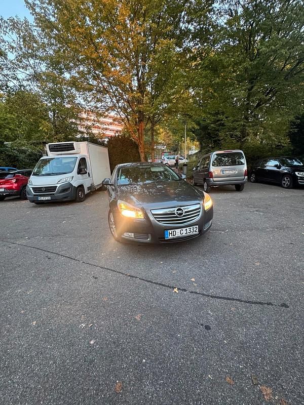 Grau Gebraucht 2009 Opel Insignia Limousine | 2.600 € (Superpreis) - Bild 1/4