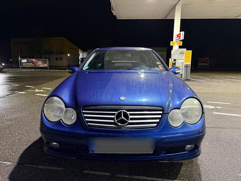 Gebraucht Mercedes C220 143 PS (105 kW) 2001 Blau Coupé