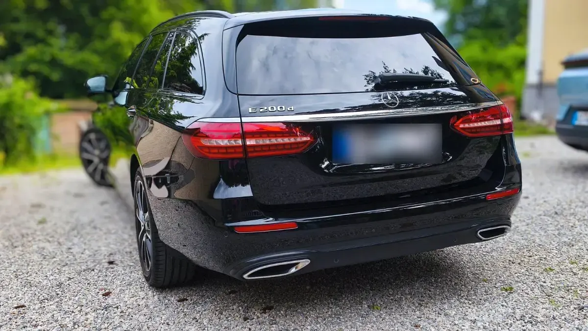 Gebraucht Mercedes E200 160 PS (117 kW) 2021 Schwarz Kombi
