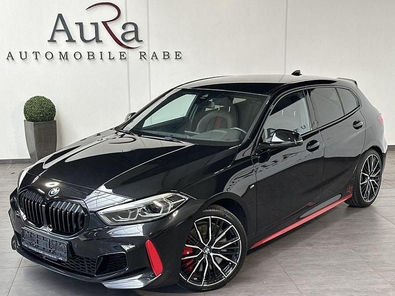 Black sapphire Gebraucht 2022 BMW 128 Sport Line Limousine | 29.749 € (Fairer Preis) - Bild 1/4