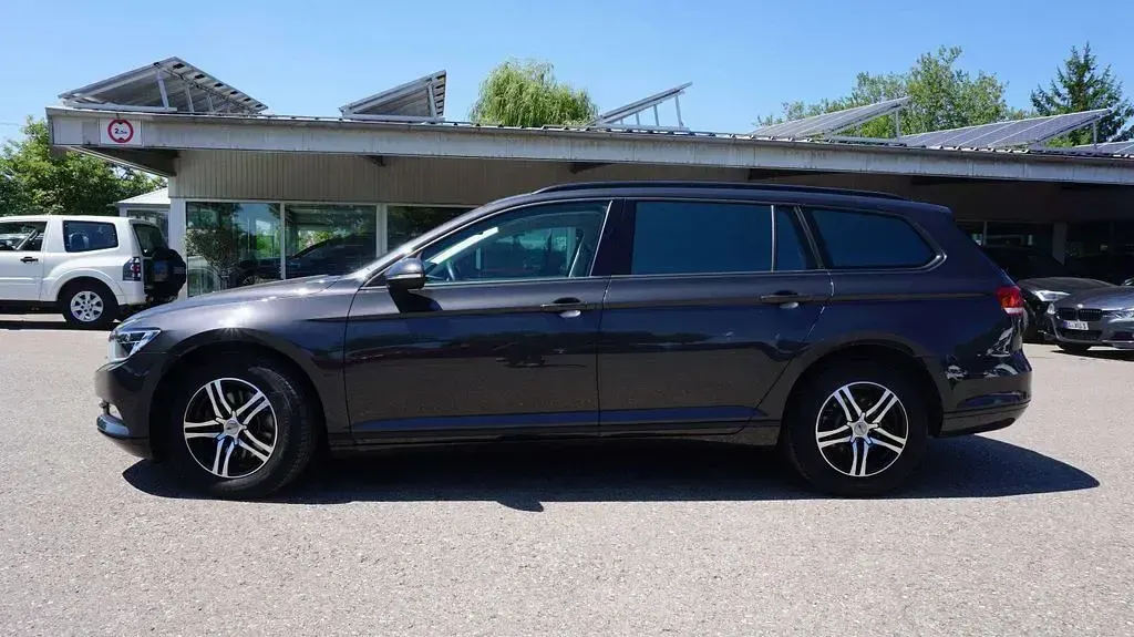 Gebraucht VW Passat 150 PS (110 kW) 2018 Grau Kombi