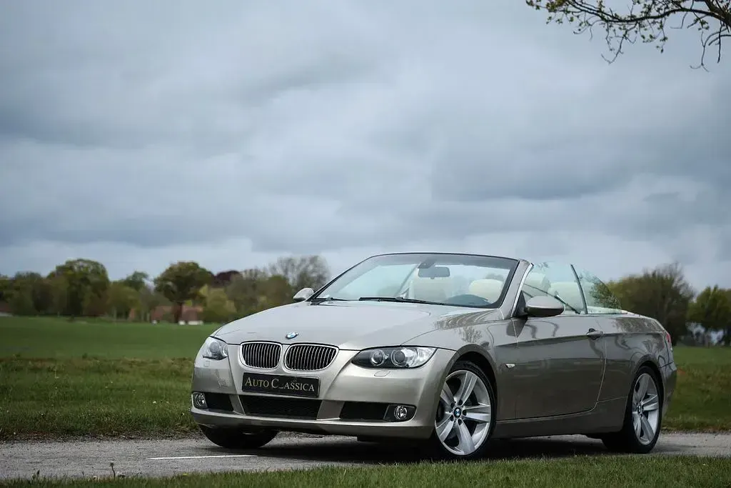 Gebraucht BMW 325 Cabriolet Comfort Edition 218 PS (160 kW) 2009 Beige Cabrio