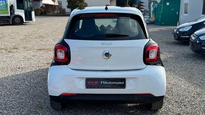 Gebraucht Smart ForFour Basis 90 PS (66 kW) 2017 Weiß Kleinwagen