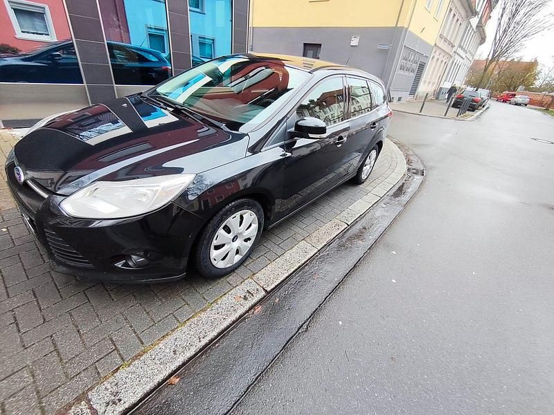 Gebraucht Ford Focus SYNC Edition 116 PS (85 kW) 2013 Schwarz Kombi