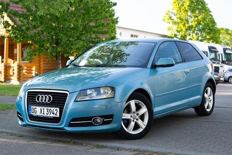 Second-hand Audi A3 105 CP (77 kW) 2010 Albastru Hatchback