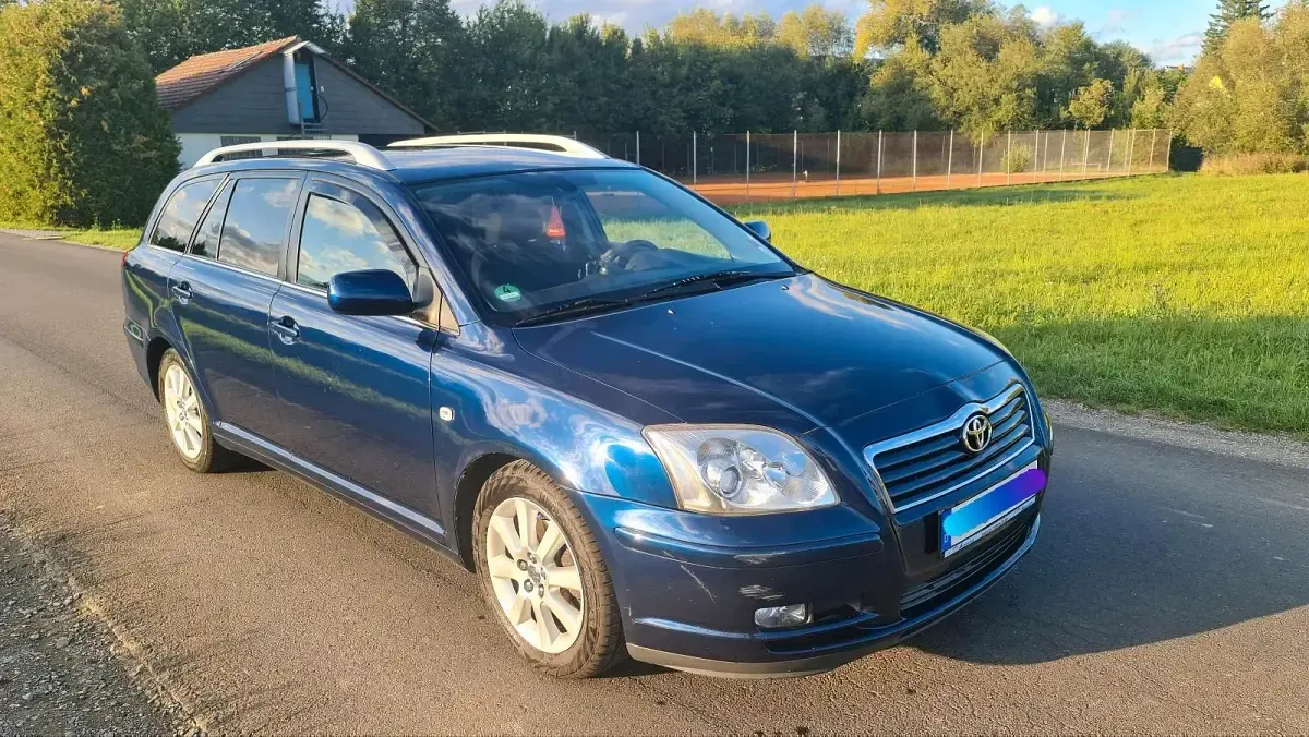 Gebraucht Toyota Avensis T2 129 PS (94 kW) 2005 Blau Kombi