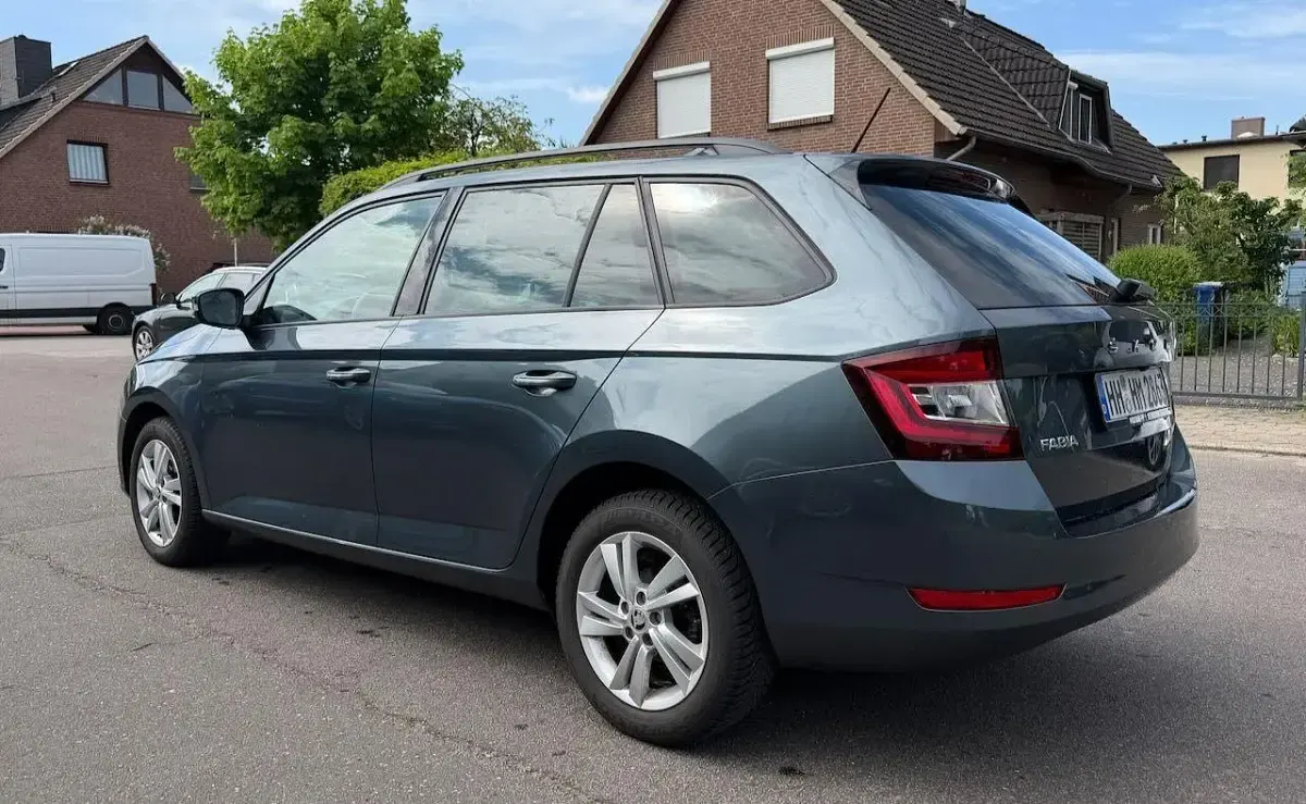 Gebraucht Skoda Fabia Ambition 95 PS (69 kW) 2022 Grau Kleinwagen