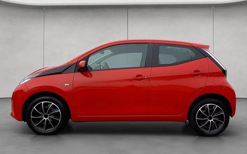 Gebraucht Toyota Aygo X-play 69 PS (50 kW) 2014 Rot Kleinwagen