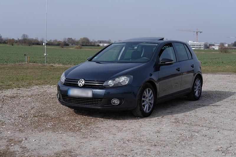 Gebraucht VW Golf VI 122 PS (89 kW) 2012 Blau Kleinwagen