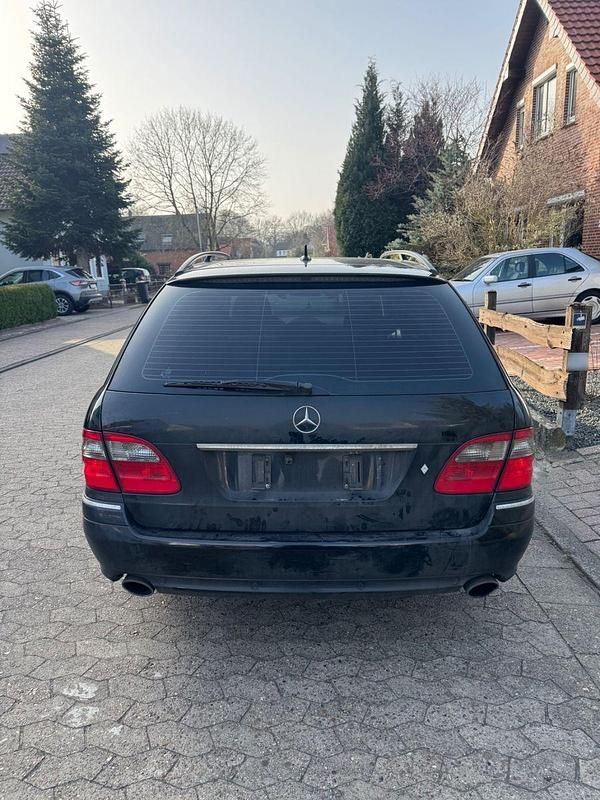 Gebraucht Mercedes E320 Avantgarde 224 PS (164 kW) 2008 Schwarz Kombi