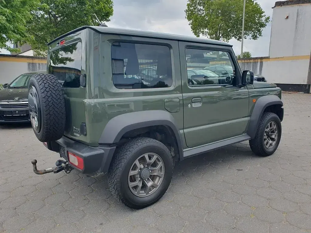 Gebraucht Suzuki Jimny 102 PS (75 kW) 2018 Grün SUV