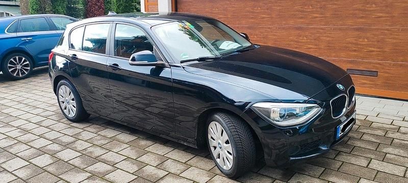 Schwarz Gebraucht 2014 BMW 116 Sport Line Kleinwagen | 8.500 € (Fairer Preis) - Bild 1/4