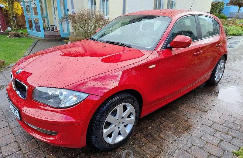 Gebraucht BMW 116 116 PS (85 kW) 2010 Rot Kleinwagen