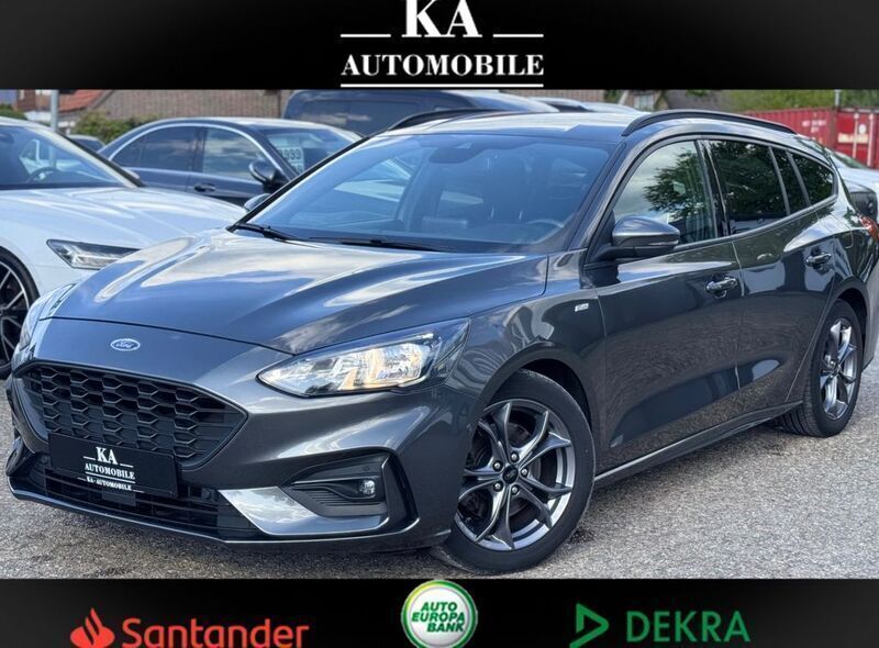Grau Gebraucht 2018 Ford Focus ST-Line Limousine | 14.900 € (Fairer Preis) - Bild 1/4