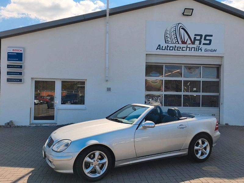 Gebraucht Mercedes SLK230 197 PS (144 kW) 2002 Silbermet. Cabrio