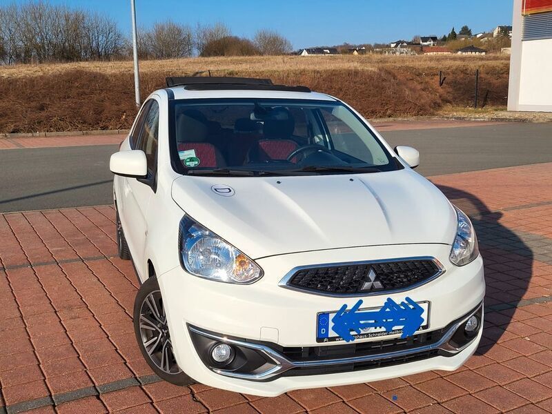 Weiß Gebraucht 2017 Mitsubishi Space Star Edition+ Kleinwagen | 11.300 € (Etwas zu teuer) - Bild 1/4