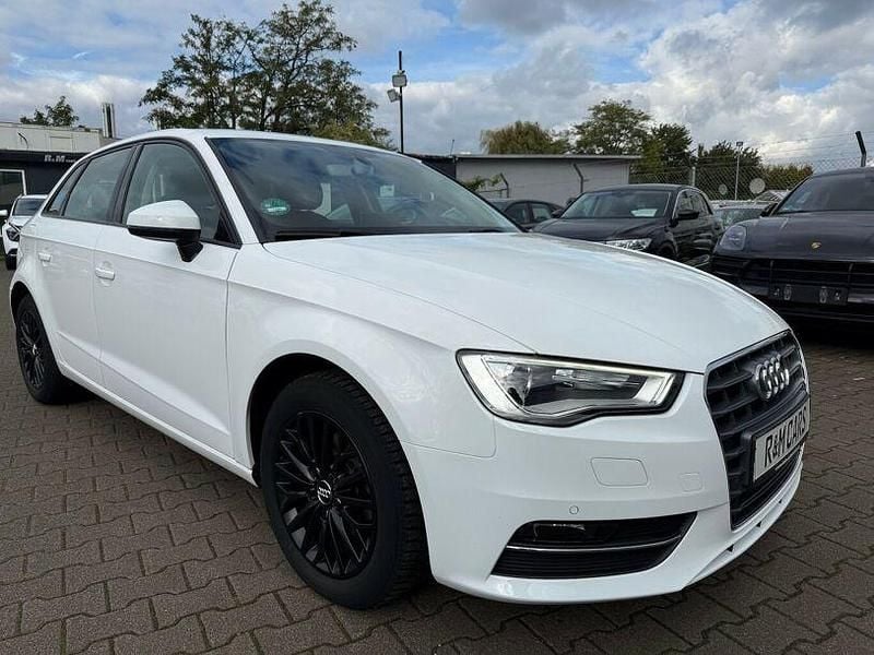 Weiss Gebraucht 2016 Audi A3 Comfort Limousine | 11.490 € (Guter Preis) - Bild 1/4