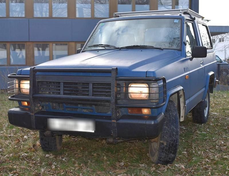 Blau Gebraucht 1988 Nissan Patrol SUV | 2.799 € - Bild 1/4