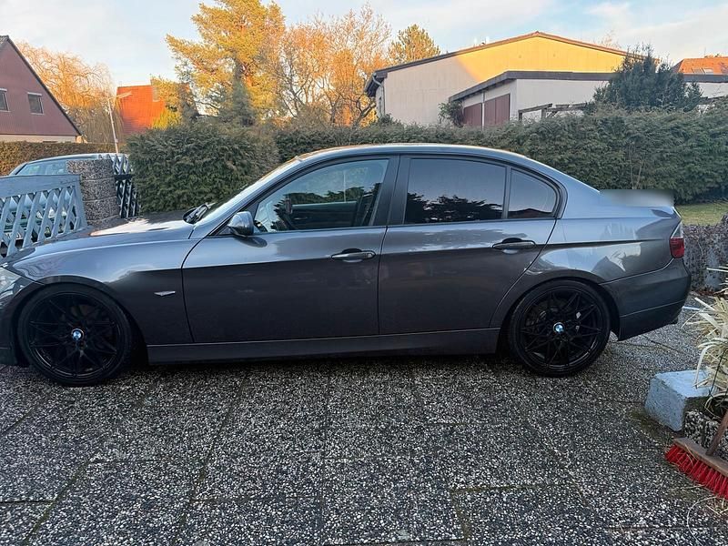 Gebraucht BMW 325 218 PS (160 kW) 2005 Grau Limousine