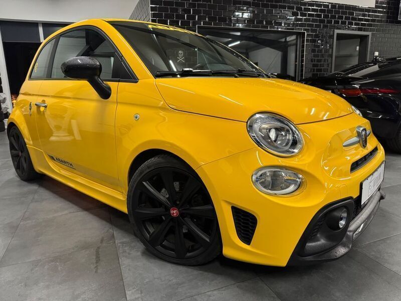 Gelb Gebraucht 2019 Abarth 595 Pista Kleinwagen | 17.999 € (Fairer Preis) - Bild 1/4