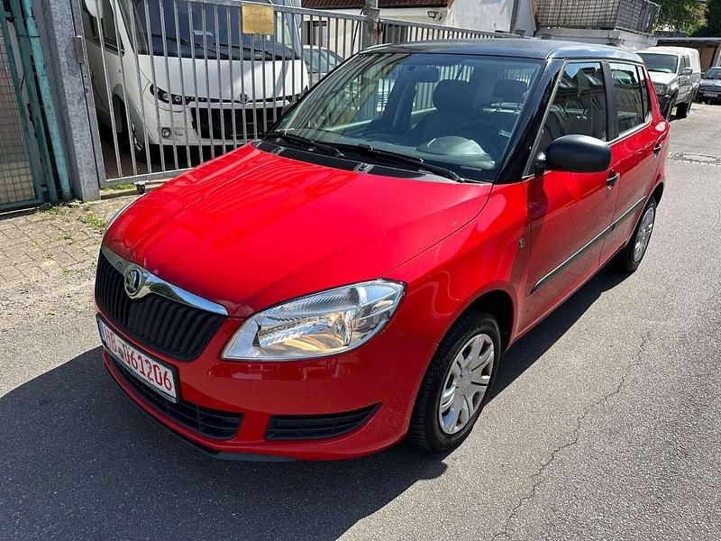 Rot Gebraucht 2014 Skoda Fabia Kleinwagen | 5.290 € (Fairer Preis) - Bild 1/4