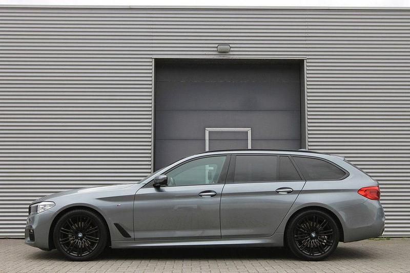 Gebraucht BMW 520 Executive 190 PS (139 kW) 2018 Grau Kombi