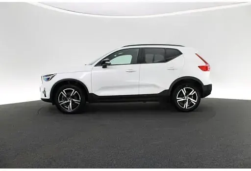Gebraucht Volvo XC40 Plus 163 PS (119 kW) 2024 Weiß SUV
