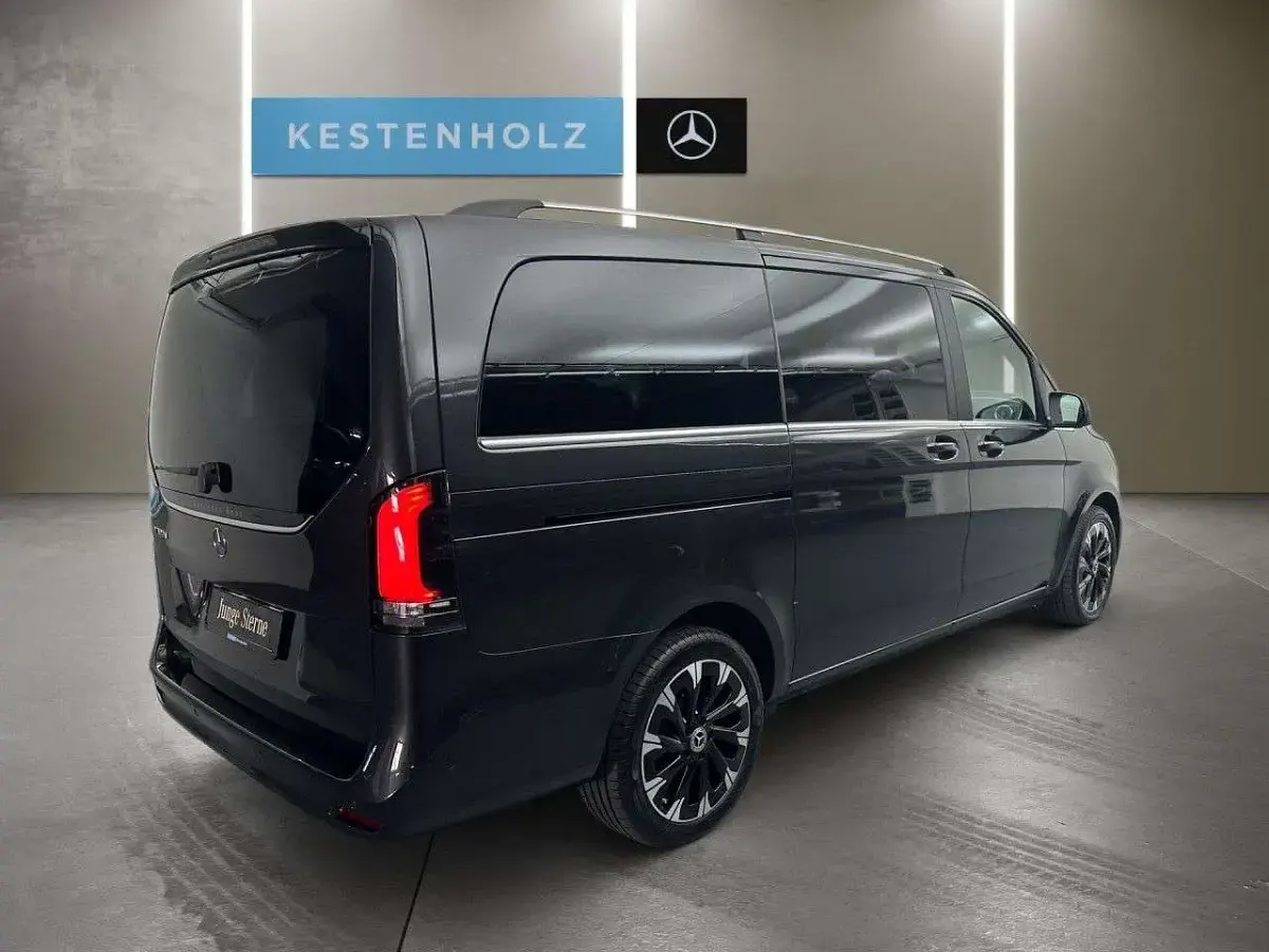 Gebraucht Mercedes V300 Avantgarde 237 PS (174 kW) 2025 Grau Van / Kleinbus