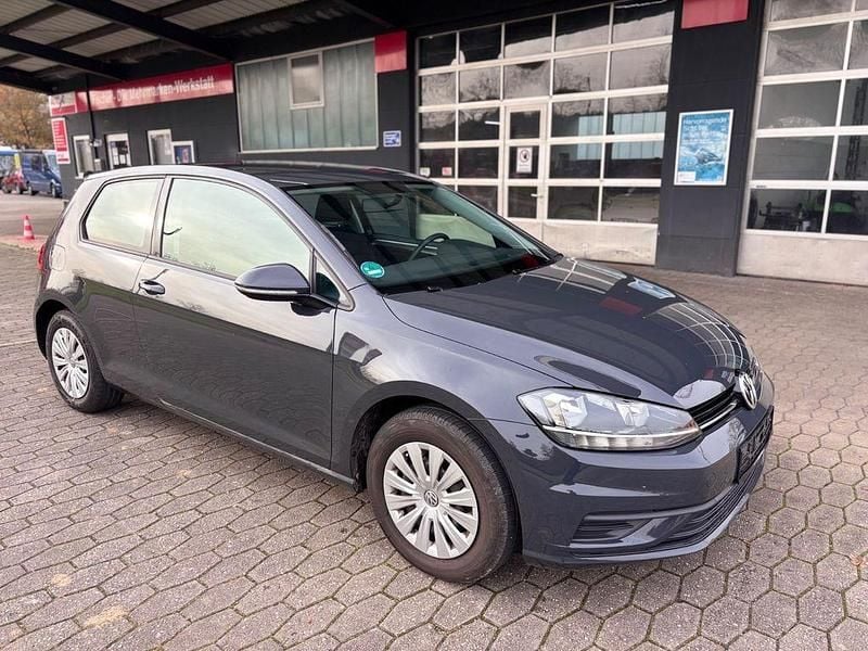 Gebraucht VW Golf VII Trendline 86 PS (63 kW) 2017 Grau Limousine