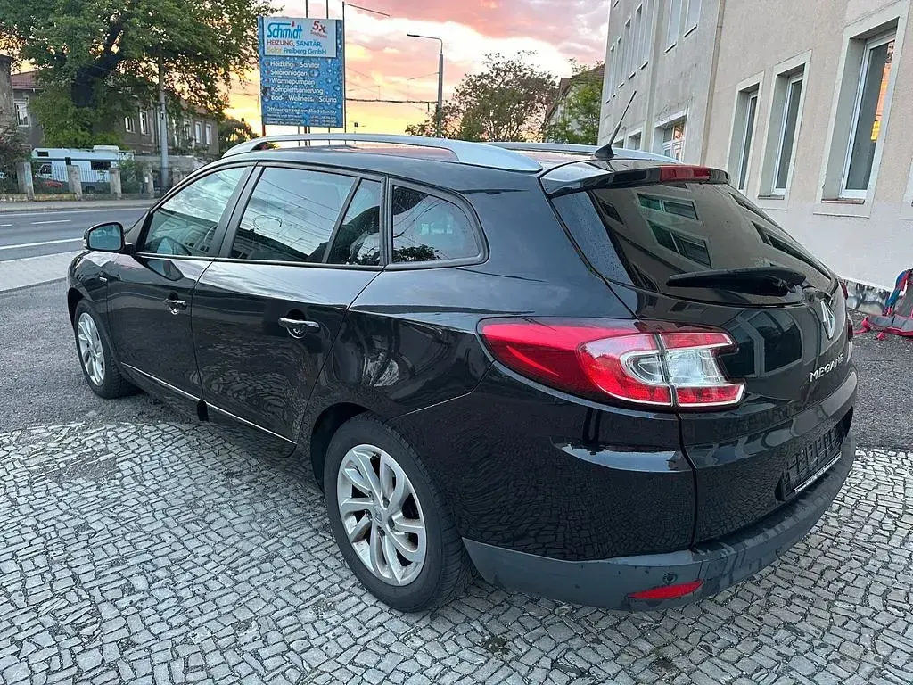 Gebraucht Renault Mégane LIMITED 110 PS (80 kW) 2015 Schwarz Limousine