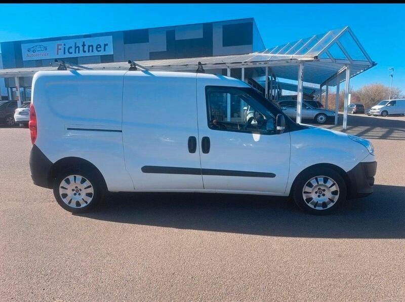 Weiß Gebraucht 2014 Fiat Doblò Van / Kleinbus | 4.400 € (Fairer Preis) - Bild 1/4